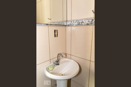 Casa à venda com 140m², 4 quartos e 3 vagasBanheiro de Serviço