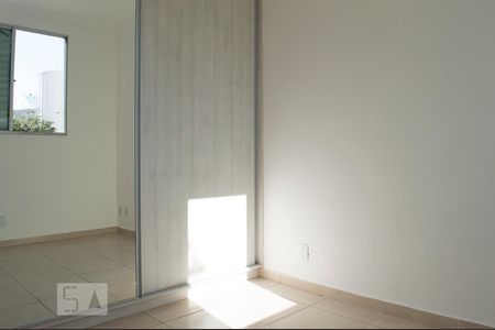 Quarto de apartamento para alugar com 1 quarto, 50m² em Presidente Roosevelt, Uberlândia