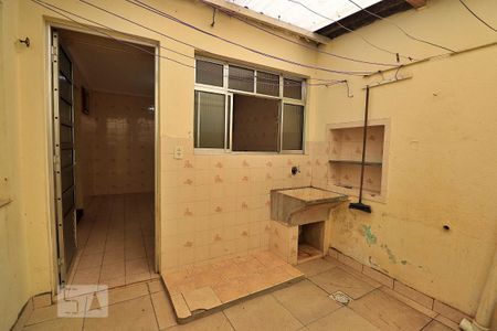 Casa à venda com 167m², 3 quartos e 3 vagasÁrea de Serviço - Casa Fundos