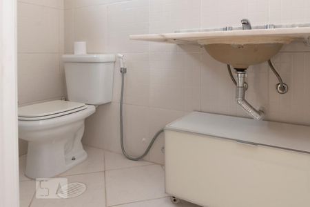 Apartamento para alugar com 78m², 2 quartos e 1 vaga Apartamento para alugar com 78m², 2 quartos e 1 vagaBanheiro da Suíte