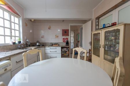 Casa à venda com 450m², 4 quartos e 4 vagasCozinha