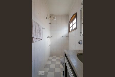 Casa à venda com 450m², 4 quartos e 4 vagasBanheiro 2