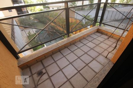 Apartamento à venda com 203m², 4 quartos e 4 vagasVaranda