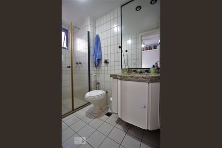 Apartamento à venda com 203m², 4 quartos e 4 vagasBanheiro da suíte 3