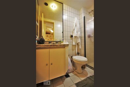 Apartamento à venda com 203m², 4 quartos e 4 vagasBanheiro da suíte 1