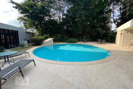 Apartamento à venda com 40m², 1 quarto e 1 vaga Apartamento à venda com 40m², 1 quarto e 1 vagaÁrea comum - Piscina
