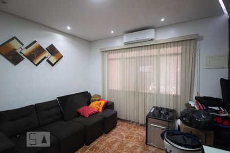 Sala de casa para alugar com 2 quartos, 125m² em Santo Antônio, Osasco