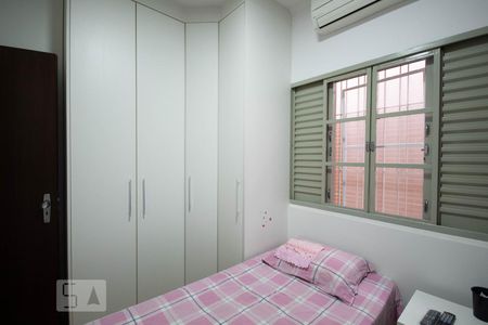 Quarto 2 de casa para alugar com 2 quartos, 125m² em Santo Antônio, Osasco