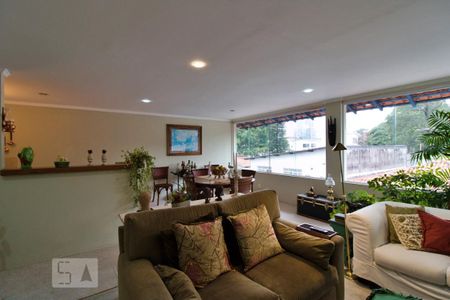 Casa à venda com 350m², 3 quartos e 4 vagas Casa à venda com 350m², 3 quartos e 4 vagasSala Intima
