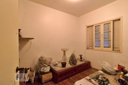 Casa à venda com 350m², 3 quartos e 4 vagas Casa à venda com 350m², 3 quartos e 4 vagasQuarto de Serviço