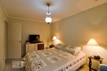 Casa à venda com 350m², 3 quartos e 4 vagas Casa à venda com 350m², 3 quartos e 4 vagasQuarto 2
