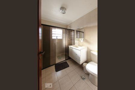 Casa à venda com 225m², 4 quartos e 2 vagasBanheiro 2