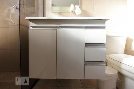 Casa à venda com 225m², 4 quartos e 2 vagasBanheiro 2 - gabinete