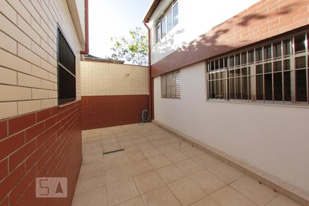 Casa à venda com 225m², 4 quartos e 2 vagasQuintal