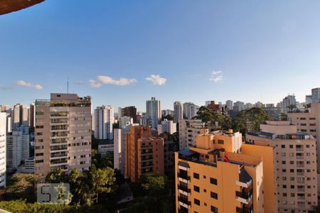 Apartamento à venda com 219m², 4 quartos e 2 vagas Apartamento à venda com 219m², 4 quartos e 2 vagasVista da Suíte 2