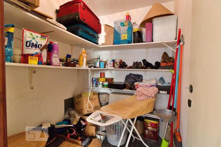 Apartamento à venda com 219m², 4 quartos e 2 vagas Apartamento à venda com 219m², 4 quartos e 2 vagasQuarto de Serviço