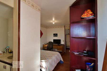 Apartamento à venda com 219m², 4 quartos e 2 vagas Apartamento à venda com 219m², 4 quartos e 2 vagasSuíte 2