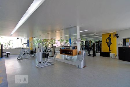 Apartamento à venda com 219m², 4 quartos e 2 vagas Apartamento à venda com 219m², 4 quartos e 2 vagasÁrea comum - Academia