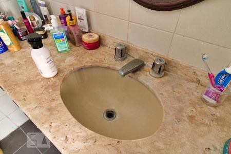 Apartamento à venda com 219m², 4 quartos e 2 vagas Apartamento à venda com 219m², 4 quartos e 2 vagasBanheiro da Suíte 4