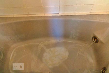 Apartamento à venda com 219m², 4 quartos e 2 vagas Apartamento à venda com 219m², 4 quartos e 2 vagasBanheiro da Suíte 1