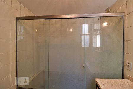 Apartamento à venda com 219m², 4 quartos e 2 vagas Apartamento à venda com 219m², 4 quartos e 2 vagasBanheiro da Suíte 1