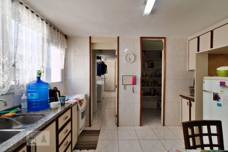 Apartamento à venda com 219m², 4 quartos e 2 vagas Apartamento à venda com 219m², 4 quartos e 2 vagasCozinha