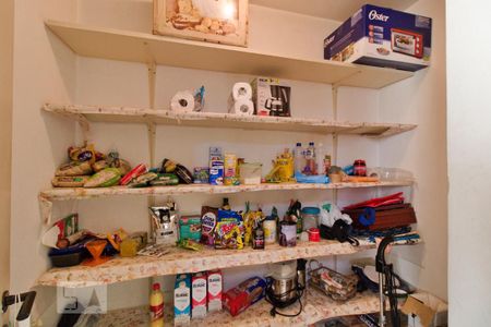 Apartamento à venda com 219m², 4 quartos e 2 vagas Apartamento à venda com 219m², 4 quartos e 2 vagasDespensa