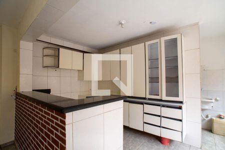 Casa à venda com 241m², 3 quartos e 6 vagas Casa à venda com 241m², 3 quartos e 6 vagasCozinha