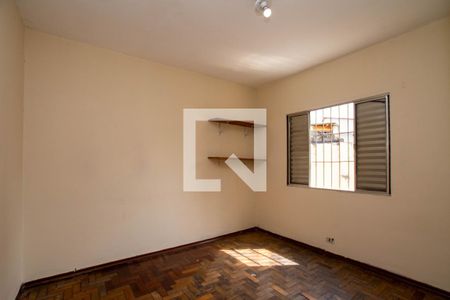 Casa à venda com 241m², 3 quartos e 6 vagas Casa à venda com 241m², 3 quartos e 6 vagasQuarto