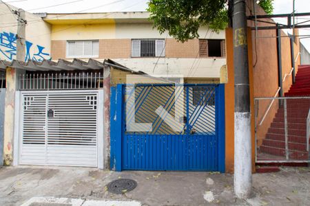 Casa à venda com 241m², 3 quartos e 6 vagas Casa à venda com 241m², 3 quartos e 6 vagasFachada