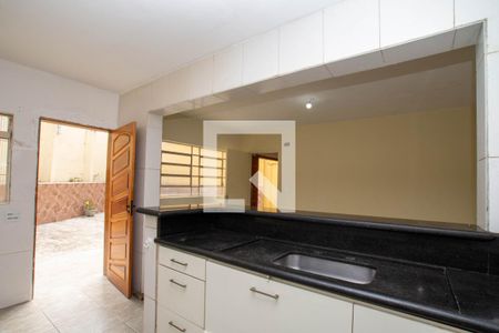 Casa à venda com 241m², 3 quartos e 6 vagas Casa à venda com 241m², 3 quartos e 6 vagasCozinha