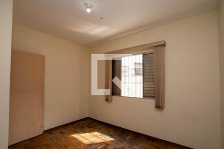 Casa à venda com 241m², 3 quartos e 6 vagas Casa à venda com 241m², 3 quartos e 6 vagasQuarto