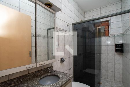 Casa à venda com 241m², 3 quartos e 6 vagas Casa à venda com 241m², 3 quartos e 6 vagasQuarto