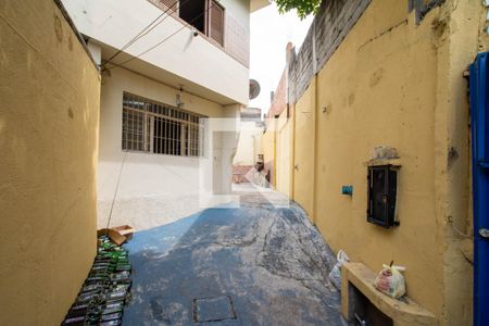 Casa à venda com 241m², 3 quartos e 6 vagas Casa à venda com 241m², 3 quartos e 6 vagasÁrea externa