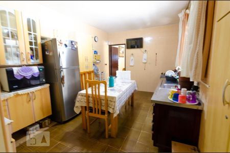 Casa à venda com 150m², 3 quartos e 2 vagas Casa à venda com 150m², 3 quartos e 2 vagasCozinha 2