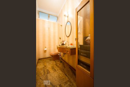 Casa à venda com 317m², 3 quartos e 3 vagasLavabo