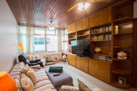 Casa à venda com 317m², 3 quartos e 3 vagasSala de TV 2