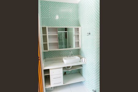 Casa à venda com 120m², 3 quartos e 6 vagasBanheiro da suite