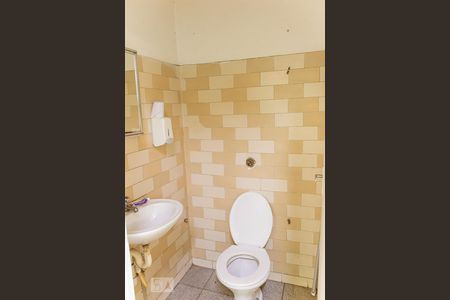 Casa à venda com 120m², 3 quartos e 6 vagasBanheiro da garagem