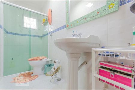 Casa à venda com 120m², 3 quartos e 1 vaga Casa à venda com 120m², 3 quartos e 1 vagaBanheiro Suíte 2