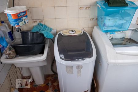 Casa à venda com 500m², 4 quartos e 1 vaga Casa à venda com 500m², 4 quartos e 1 vagaLavanderia