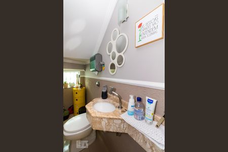 Casa à venda com 131m², 3 quartos e 2 vagas Casa à venda com 131m², 3 quartos e 2 vagasLavabo