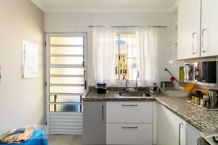 Casa à venda com 131m², 3 quartos e 2 vagas Casa à venda com 131m², 3 quartos e 2 vagasLavabo