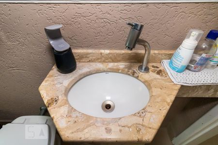 Casa à venda com 131m², 3 quartos e 2 vagas Casa à venda com 131m², 3 quartos e 2 vagasPia do Lavabo