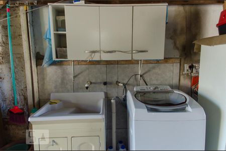 Casa à venda com 84m², 2 quartos e 1 vaga Casa à venda com 84m², 2 quartos e 1 vagaÁrea de Serviço