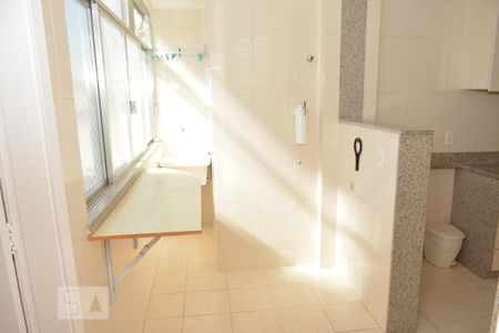 Apartamento à venda com 92m², 2 quartos e 1 vagaDetalhe da area de serviço