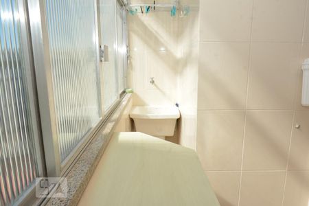 Apartamento à venda com 92m², 2 quartos e 1 vagaDetalhe da area de serviço