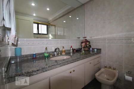 Apartamento à venda com 303m², 3 quartos e 4 vagasBanheiro Suite 3