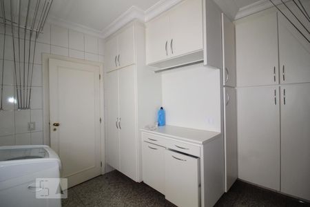 Apartamento à venda com 303m², 3 quartos e 4 vagasÁrea serviço