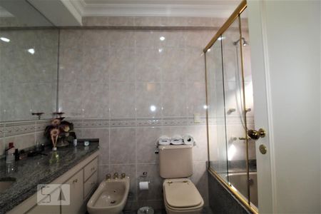 Apartamento à venda com 303m², 3 quartos e 4 vagasBanheiro Suite 3